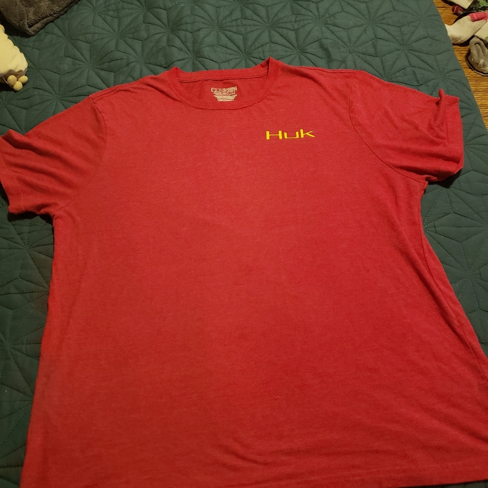 Huk tshirt